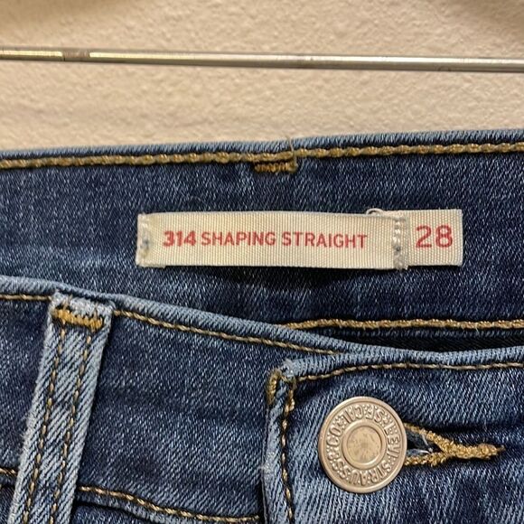 LEVI’S 314 shaping straight woman’s jeans. They are a size 28 - Picture 5 of 16
